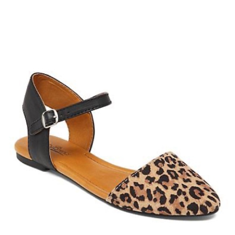 HP ✨ Lucky Brand Abbee Flats